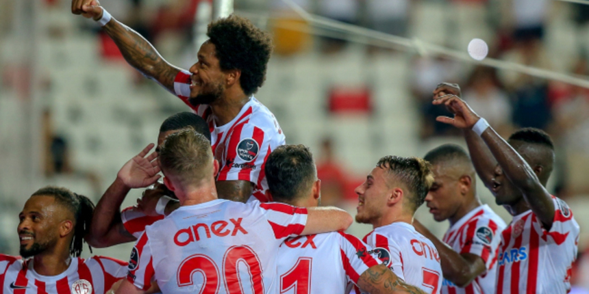 Fırtına'ya Antalya'da şok! Ev sahibi ekip Trabzonspor'u 5-2 mağlup etti