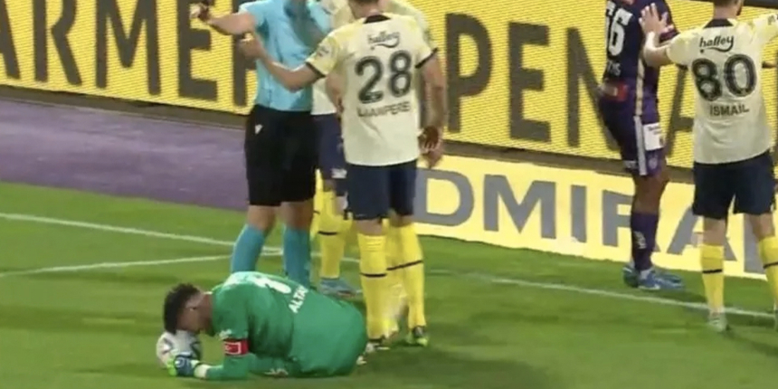Fenerbahçe maçındaki skandal sonrası UEFA harekete geçti: Austria Wien'in diskalifiyesi gündemde