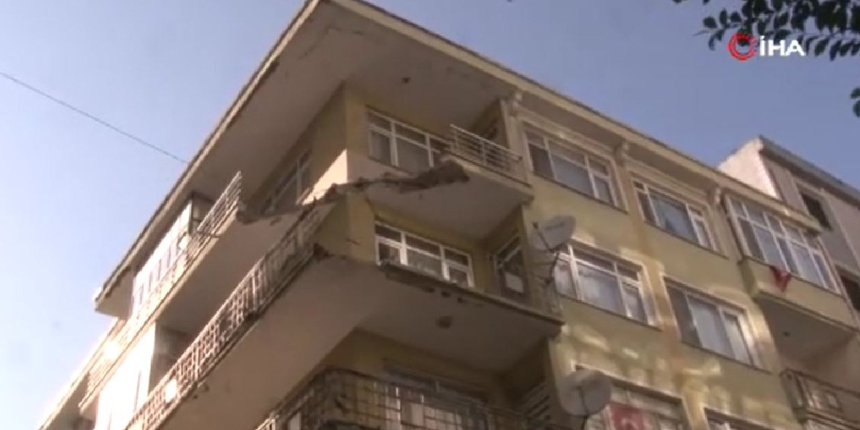 Avcılar'da balkon çöktü, bina mühürlendi!
