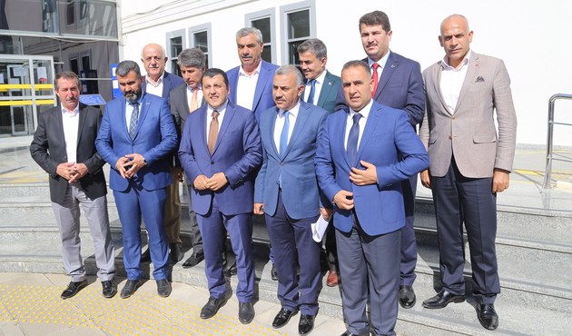 Hatay'da Ak Partililerden, CHP'li başkan hakkında suç duyurusu...