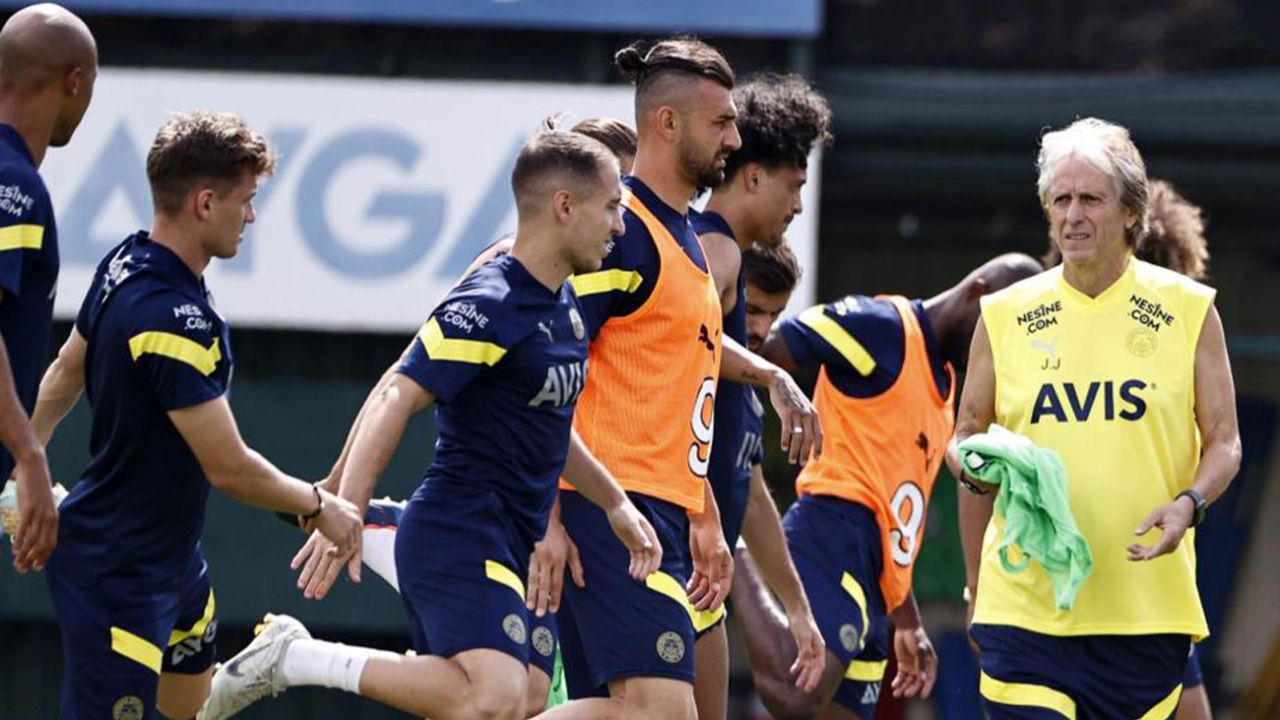 Fenerbahçe Teknik Direktörü Jorge Jesus, Adana Demirspor maçında rotasyona gidiyor