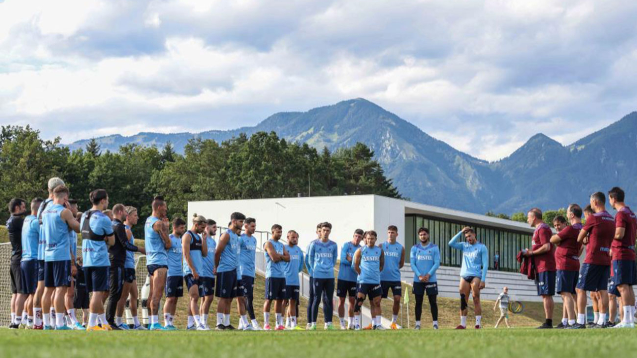 Antalyaspor'a deplasmanda 5-2 yenilen Trabzonspor'un savunma ayarları bozuldu