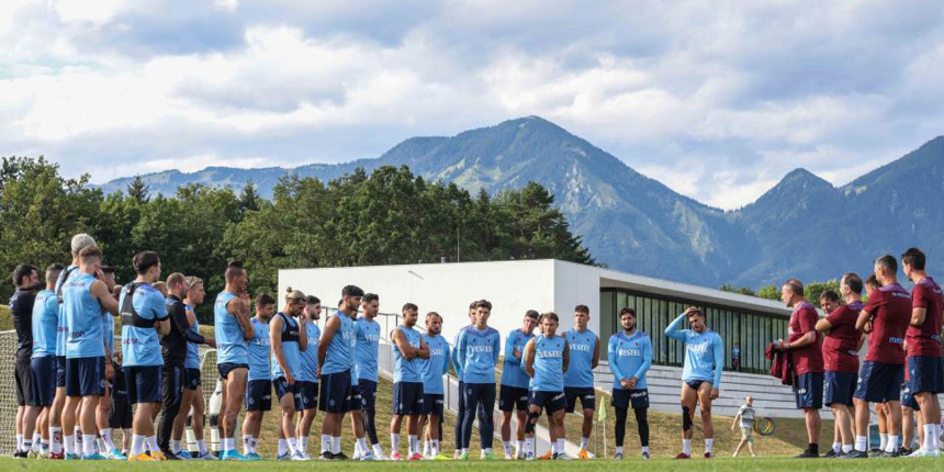 Antalyaspor'a deplasmanda 5-2 yenilen Trabzonspor'un savunma ayarları bozuldu