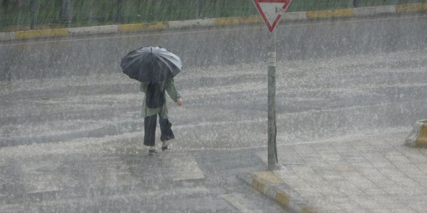 Meteorolojiden Edirne ve Kırklareli çevresi için kuvvetli yağış uyarısı