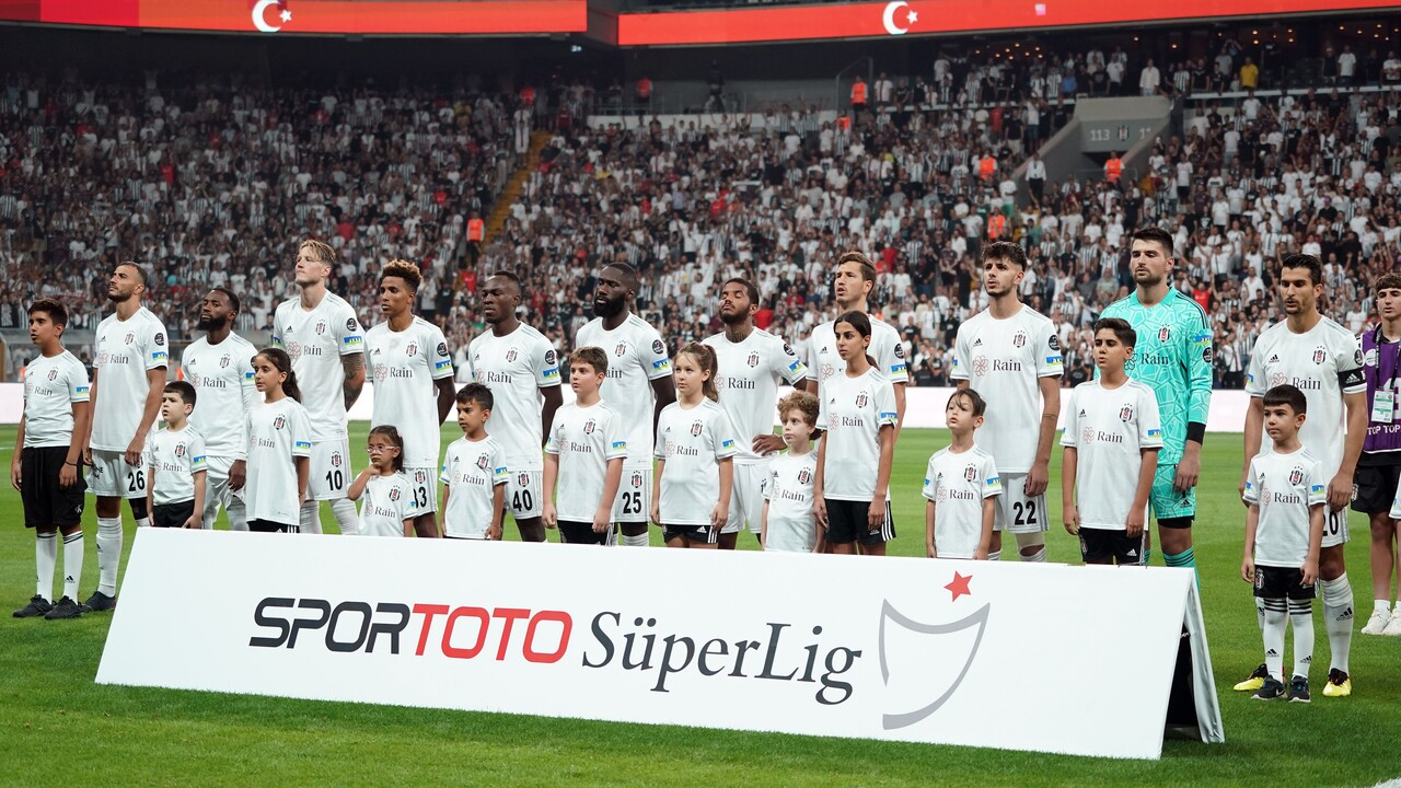 Vodafone Park, tıklım tıklım! Beşiktaş - Fatih Karagümrük maçında tribünler full çekti