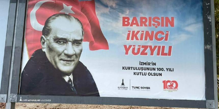 İYİ Partili Dervişoğlu'ndan Tunç Soyer'e afiş tepkisi!