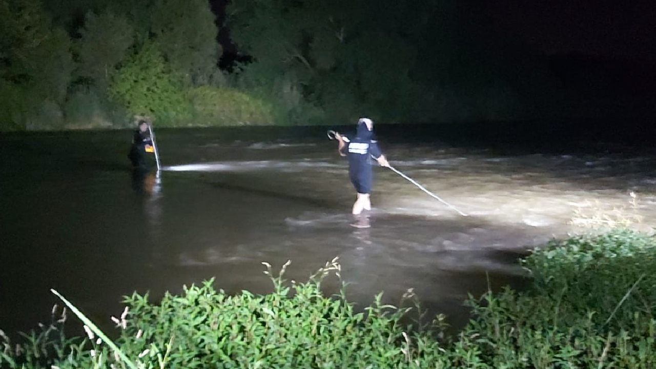 Dicle Nehri'ne giren 10 yaşındaki çocuk gözden kayboldu