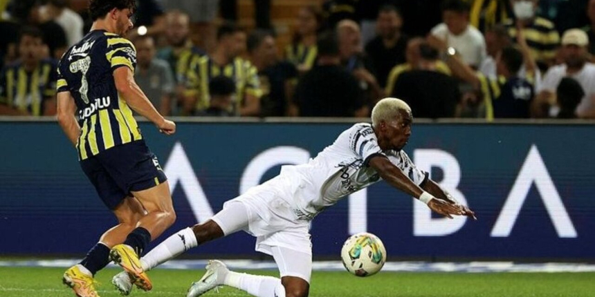 Fenerbahçe - Adana Demirspor maçında 2. penaltı kararı ve gol! İşte o pozisyon...