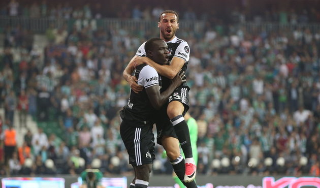 Fenerbahçe Beşiktaş'ın forvetine göz dikti!