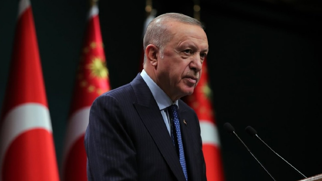 AK Parti'de olağanüstü toplantı
