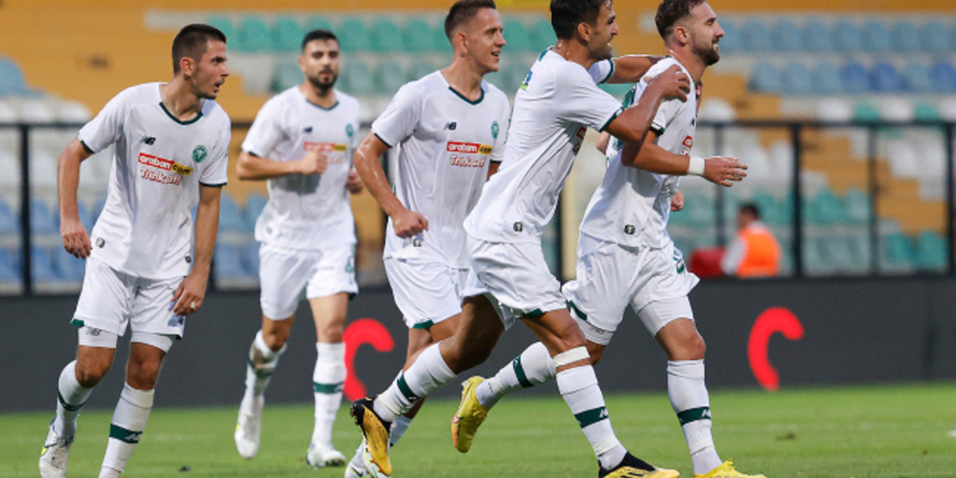Konyaspor farkla geçti! İstanbulspor karşısında 4-0'lık galibiyet elde etti