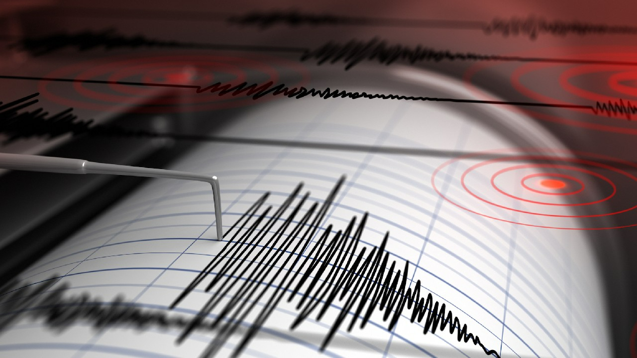 Kuşadası açıklarında 15 dakika arayla 2 deprem meydana geldi