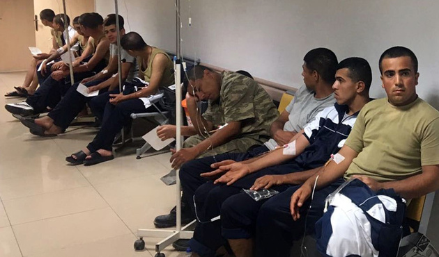 Kışladaki yemek skandalında aşçıdan şok ifade: Su lağım kokuyordu