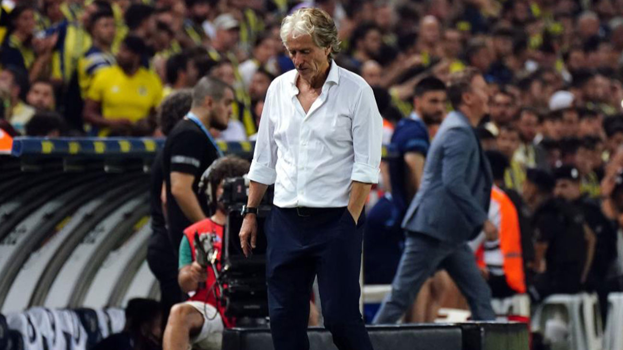 Teknik Direktör Jorge Jesus'tan Austria Wien maçı öncesi futbolculara uyarı