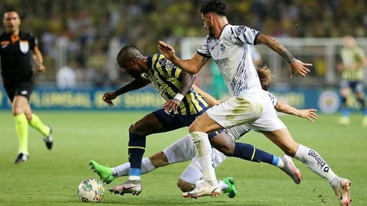 Fenerbahçe - Adana Demirspor maçında Rakitskiy'e kırmızı kart! İşte yaşanılan o pozisyon...