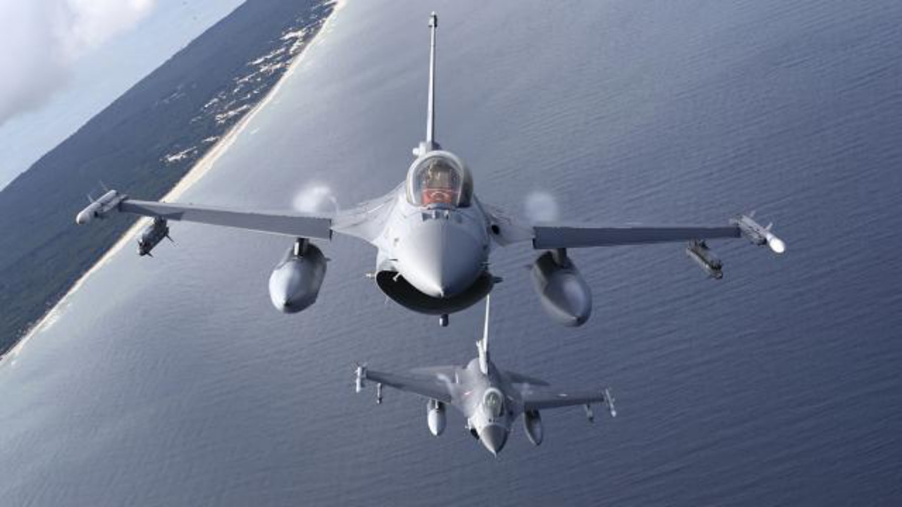 Ege'de yine Yunan tacizi: NATO görevi yapan Türk uçaklar, Yunan F-16'larınca radar kilidi atılarak taciz edildi!