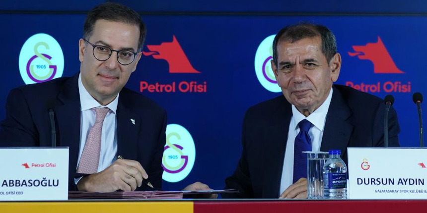 Galatasaray Başkanı Dursun Özbek, imza töreninde transfer bombasını patlattı