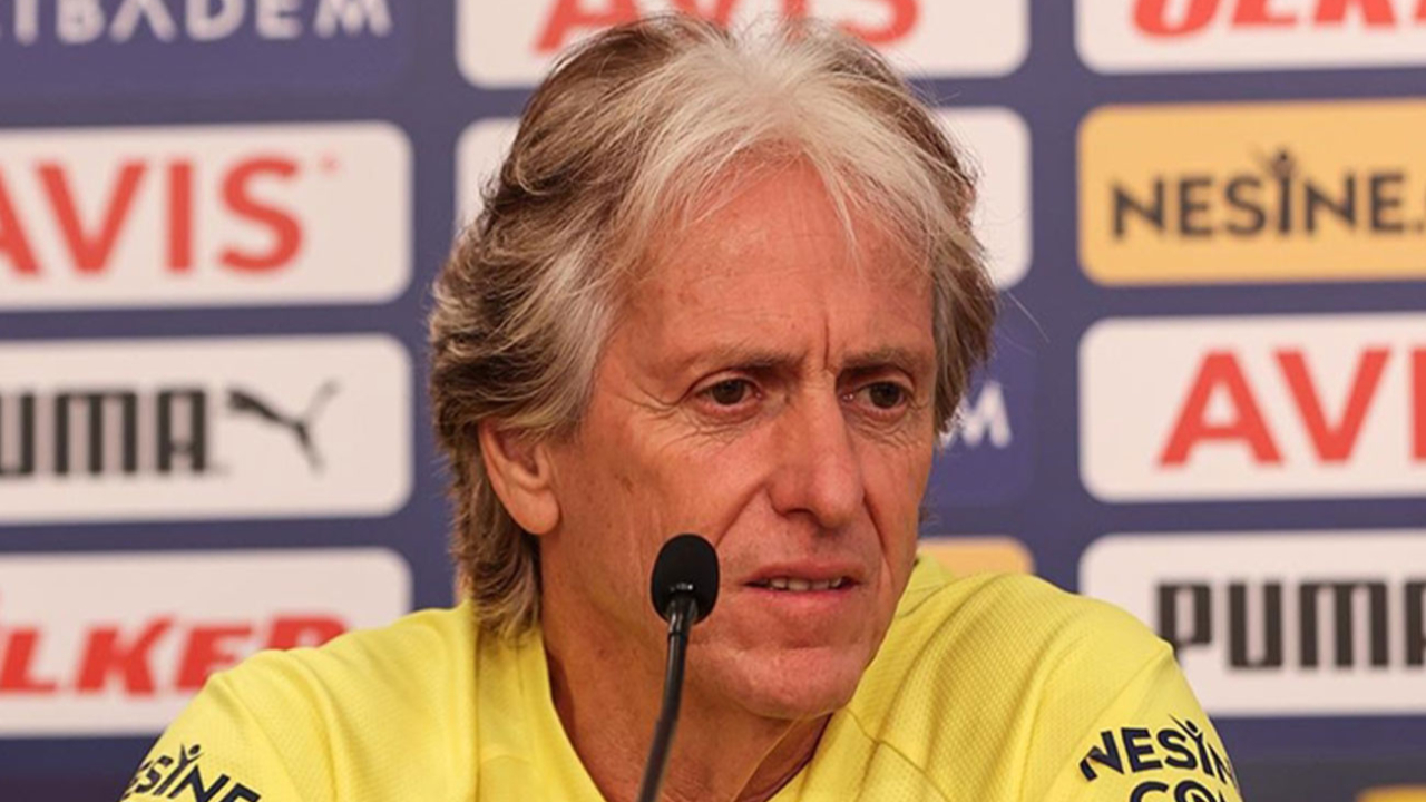 Gruplara kalmak istediklerini söyleyen Jorge Jesus, Joao Pedro'nun son durumunu açıkladı