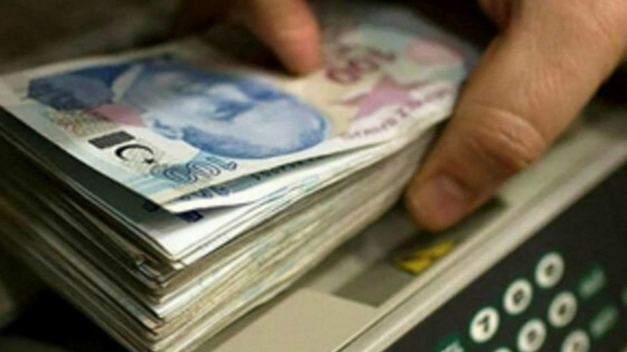 Maaşını İş Bankası'ndan alanlara müjde! Hesapları kontrol edin 500 TL yatacak
