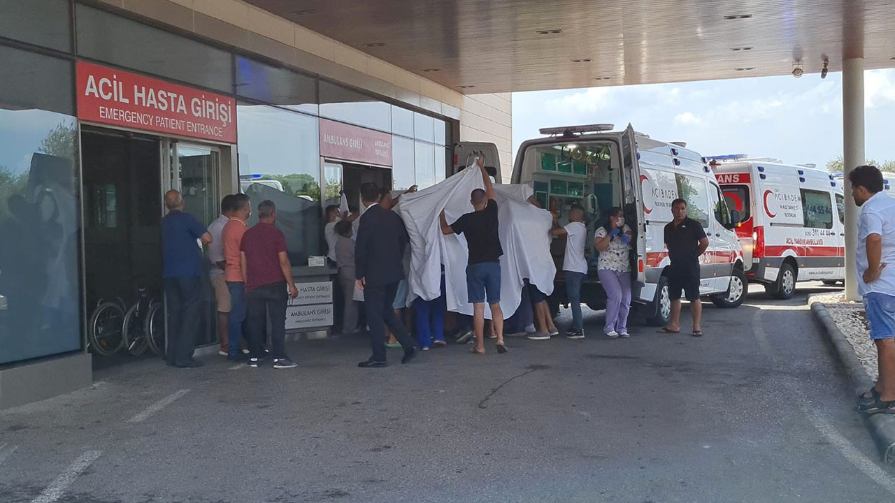 Bodrum'da trafik kazası geçiren İbrahim Tatlıses hastaneye kaldırıldı... İşte hastaneye giriş anı
