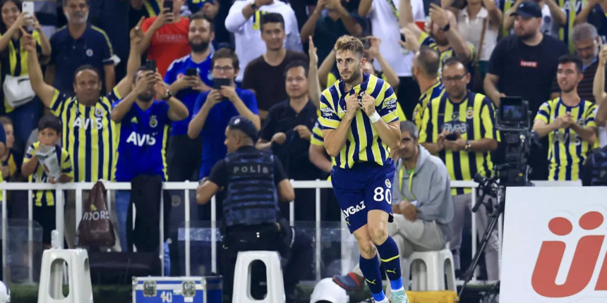 Fenerbahçe - Austria Wien maçında ilginç gol! İsmail Yüksek'in vuruşu karşılaşmaya damgasını vurdu