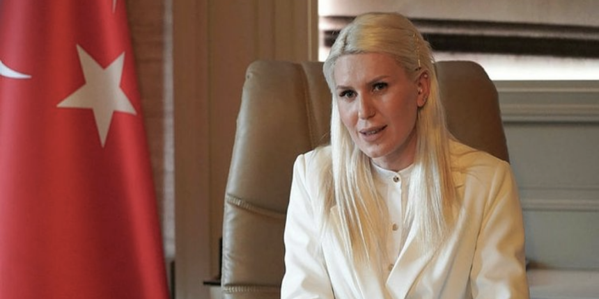 Tanıdık firmaları fonlayan belediye başkanı lüks otel masrafını da belediyeye ödetmiş