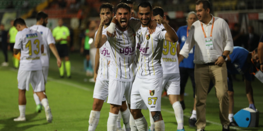 İstanbulspor 3 puanla tanıştı! Deplasmanda Alanyaspor'ı tek farkla geçti