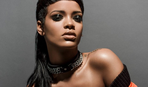 Rihanna’dan ‘Geriye dönüş’ selfiesi!