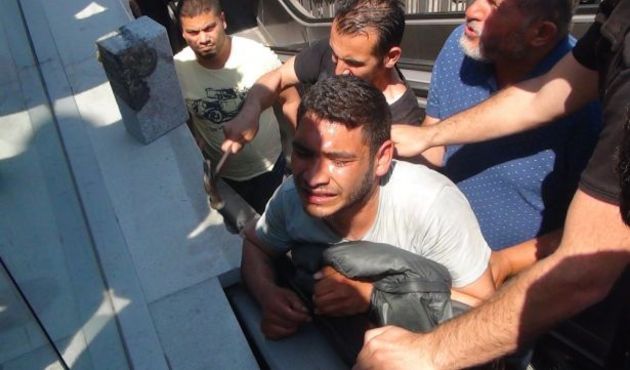 Akıl alır gibi değil... Yürüyen merdivene kolu sıkıştı!