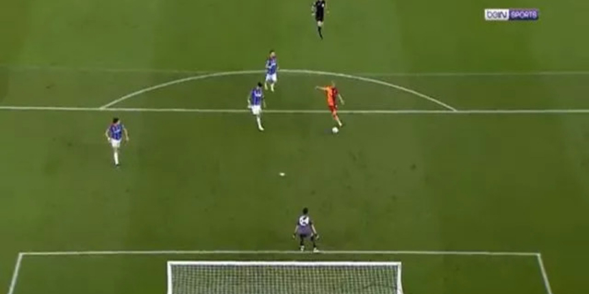 Galatasaray'da Mertens saç baş yoldurdu! Karşı karşıya pozisyonda öyle bir gol kaçırdı ki