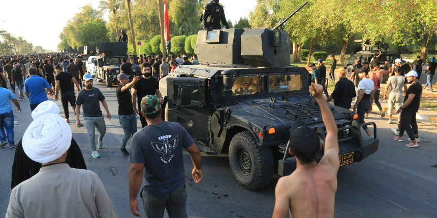 Sadr siyasetten çekildi, Irak karıştı: Ölü ve yaralılar var!