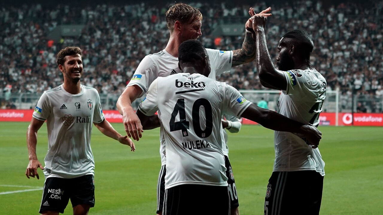 Kartal zirveye uçtu! Beşiktaş, averajla liderlik koltuğunun yeni sahibi