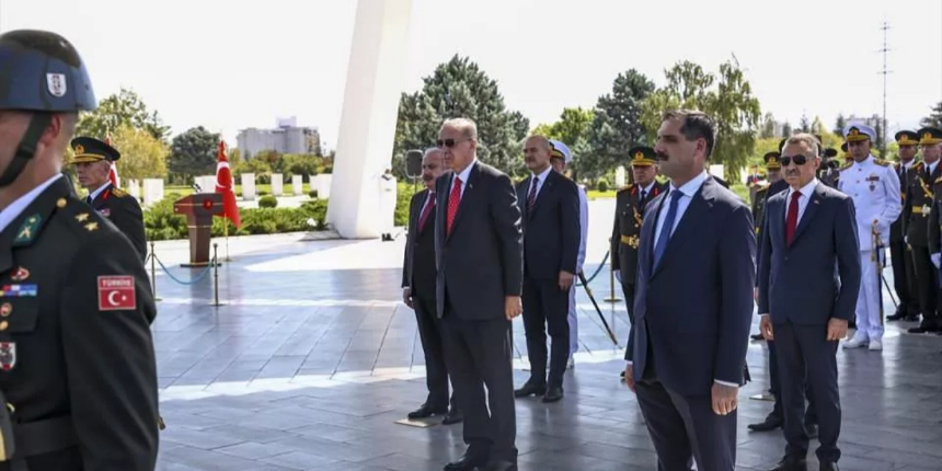 Erdoğan, Cumhurbaşkanlığı Külliyesi'nde 30 Ağustos Zafer Bayramı tebriklerini kabul etti