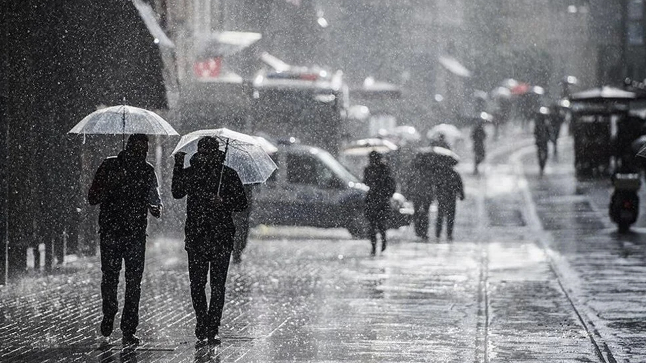 Meteoroloji'den sonra bir uyarı da AKOM'dan geldi: İstanbul'da yağış için tarih verdiler