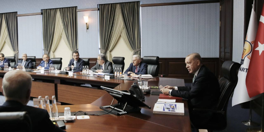 AK Parti'nin seçim stratejisinin detayları ortaya çıkıyor: Kucaklayıcı bir dil kullanılacak