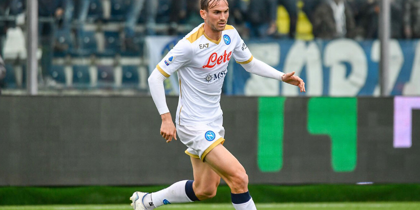 PSG, Napoli'den orta saha oyuncusu Fabian Ruiz transferinde mutlu sona ulaştı