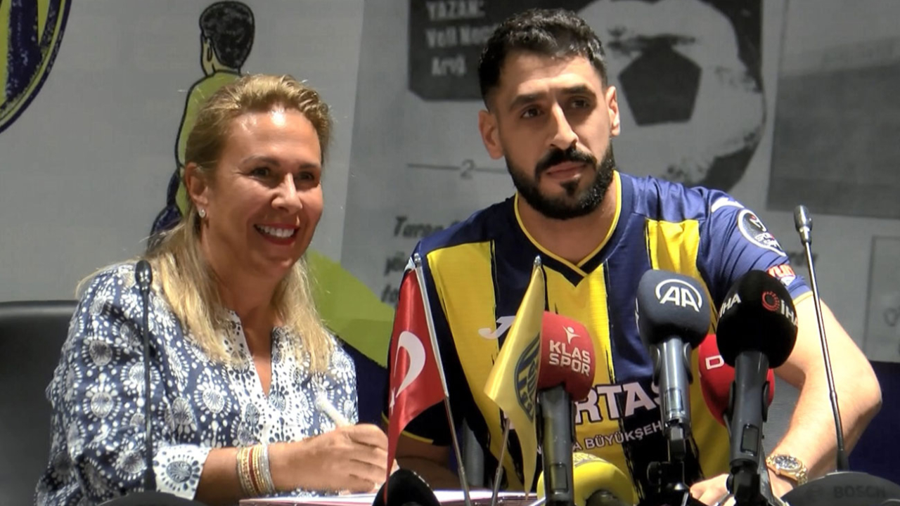 Tolga Ciğerci, Eryaman Stadyumu'nda MKE Ankaragücü ile sözleşme imzaladı