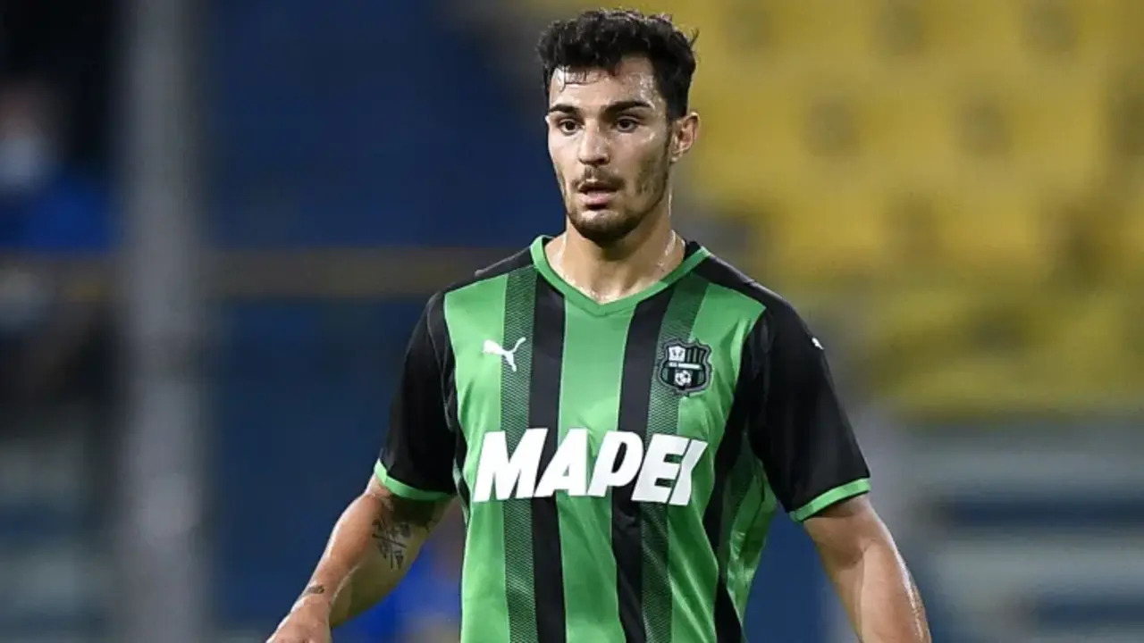 Beşiktaş'ın transfer listesindeki Kaan Ayhan için Sassuolo'nun bonservis talebi belli oldu