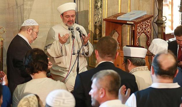 Diyanet İşleri Başkanı Görmez bayram hutbesinde birlik mesajı verdi...