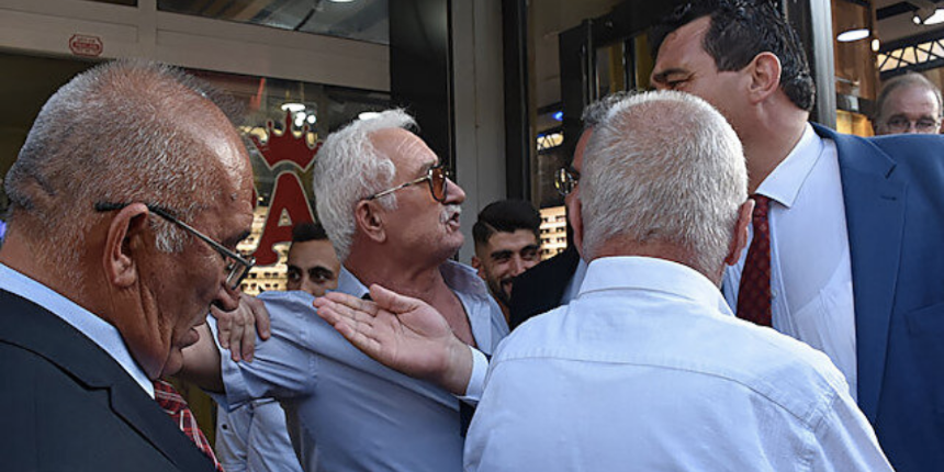Sivas'ta CHP heyetine tokat gibi sözler: "Demirtaş'ı burada otobüsün üzerinde konuşturdunuz"