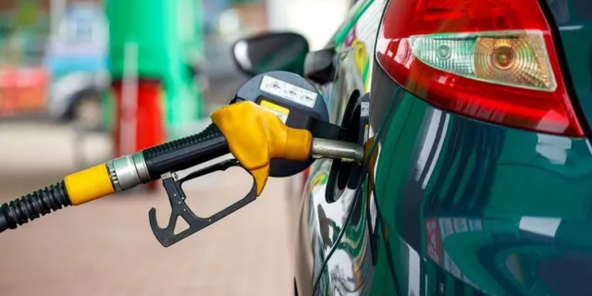 Akaryakıta çifte indirim: Benzin ve motorinin litre fiyatı düştü! İşte güncel rakamlar...