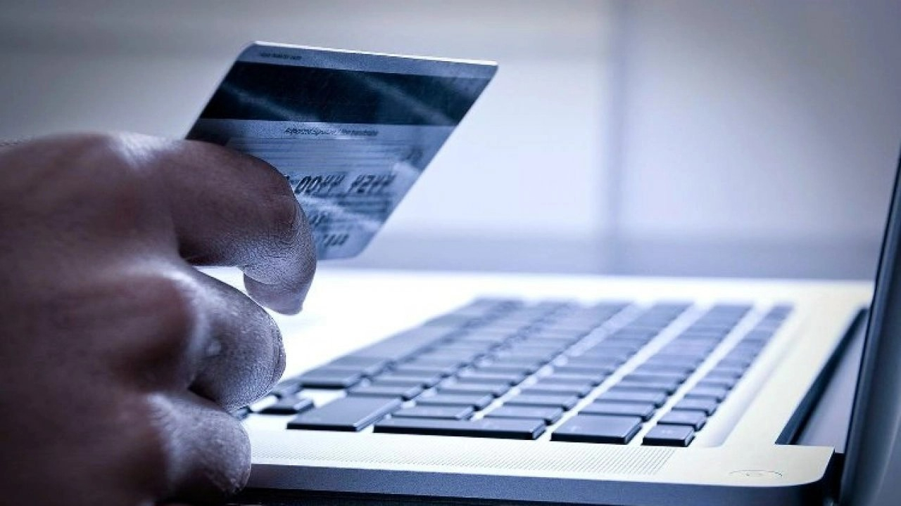 İnternetten araç kiralamaya kalktı, 4 bin 410 lira dolandırıldı