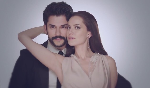 Herkes oradaydı... Fahriye Evcen'in kınasından ilk kareler geldi! / VİDEO