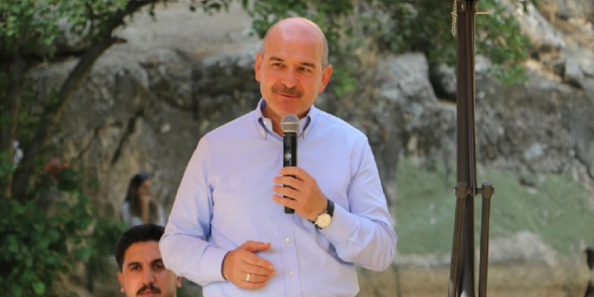 Bakan Soylu terörden temizlenen Bırkleyn mağaralarında gençlerle buluştu