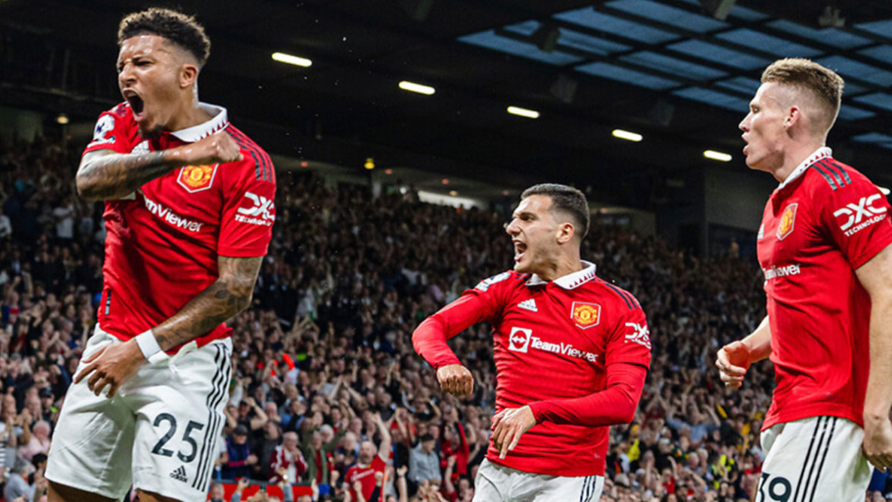 Old Trafford'da oynanan maçta lider Arsenal'e Manchester United'dan soğuk duş