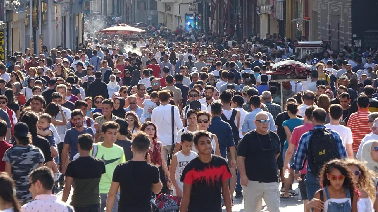 TÜİK'in Yaşam Memnuniyet Araştırması sonuçlandı! İşte en mutlu ve en mutsuz iller!