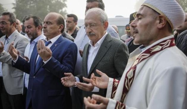 Kılıçdaroğlu bayram namazını Bolu'da kıldı...