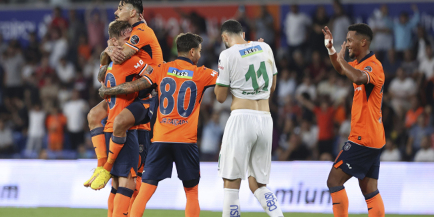 Yeni lider Başakşehir! Turuncu-lacivertliler Alanyaspor'u 2-0'la geçti
