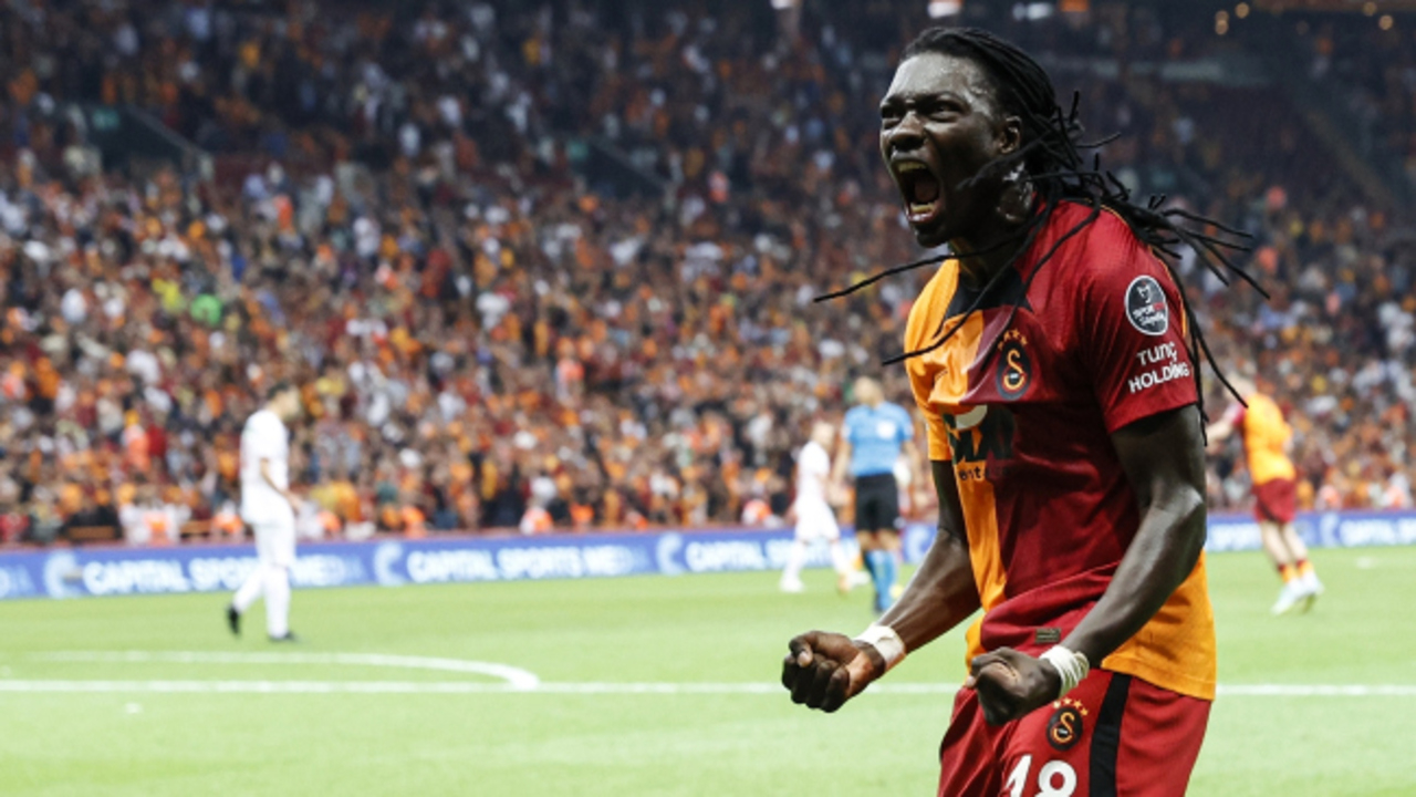 Galatasaray son dakikada güldü! 10 kişi kaldığı maçta Gaziantep FK'yi 2-1'le geçti