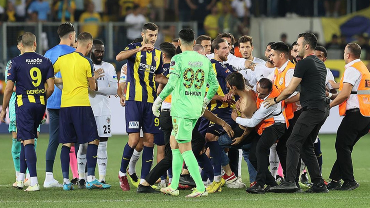 Beşiktaş Kulübü'nden Ömer Erdoğan'a tepki